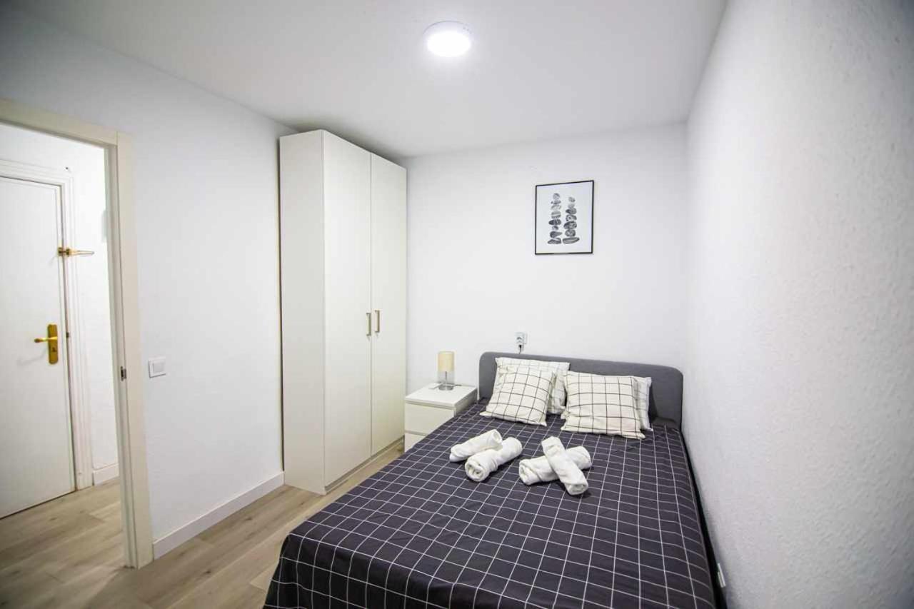 Apartamento Heroes De Sostoa Малага Екстериор снимка